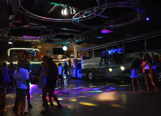 Auf Klassenfahrt mit HEROLÉ: Heinopark - Disko in Zwolle