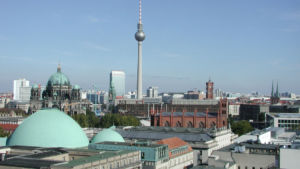 Genießen Sie den Blick auf den Fernsehturm in Berlin
