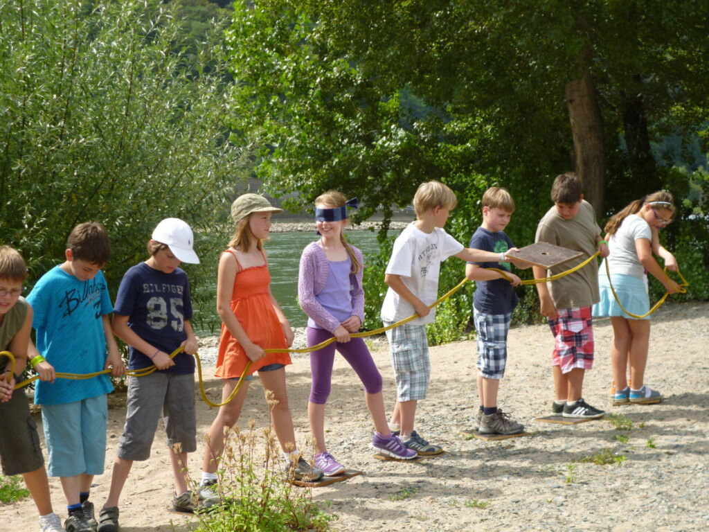 Die Klasse verbessert ihr Teambuilding in der Eifel