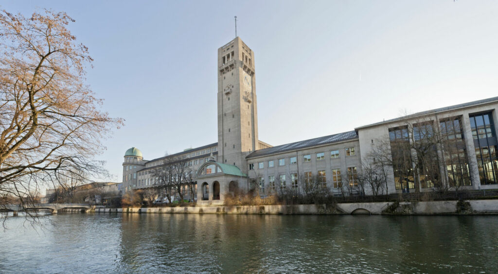 Ansicht des Deutschen Museums in München aus dem Südwesten