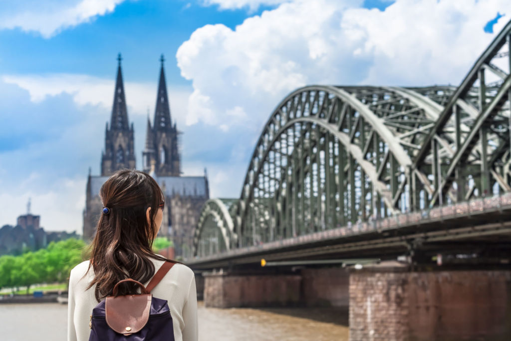 Unterwegs nach Köln: Tipps zur An- und Abreise