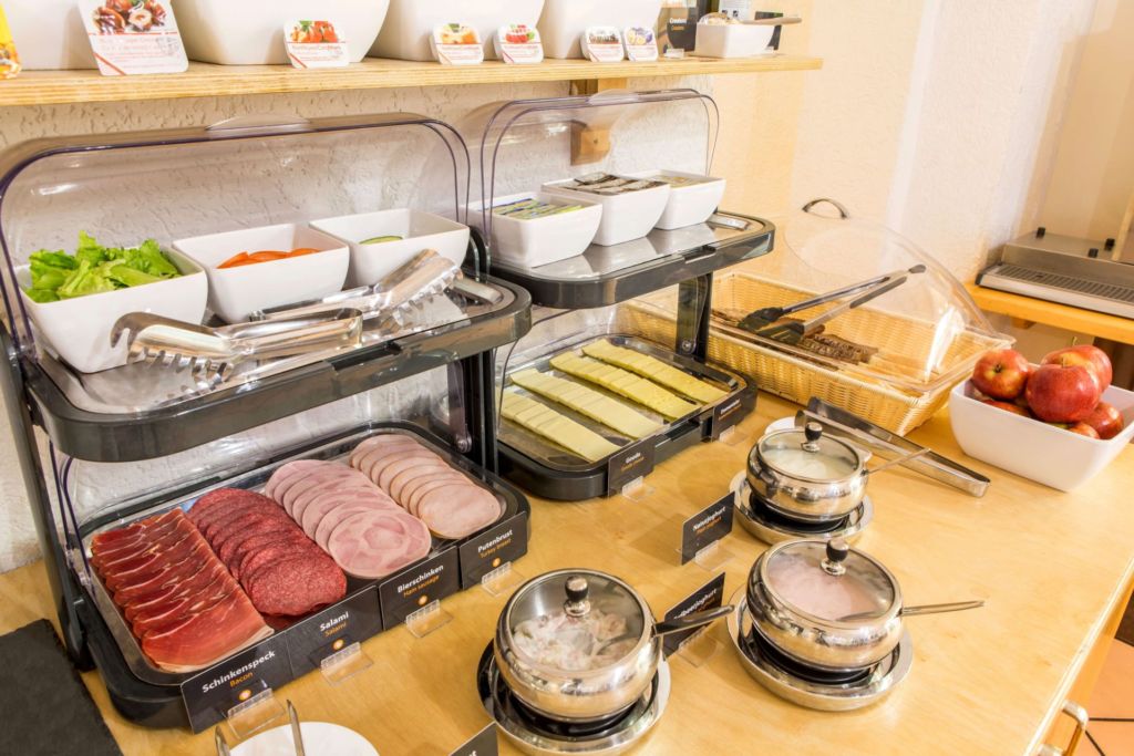 Eindrücke vom Frühstücksbuffet im a&o Köln-Neumarkt
