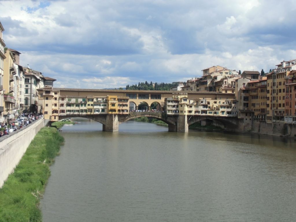 Die Ponte Vecchio in Florenz ist eine beliebte Sehenswürdigkeit auf Klassenfahrt.
