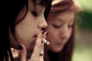 Zigaretten und Drogen auf Klassenfahrt – Was ist erlaubt?