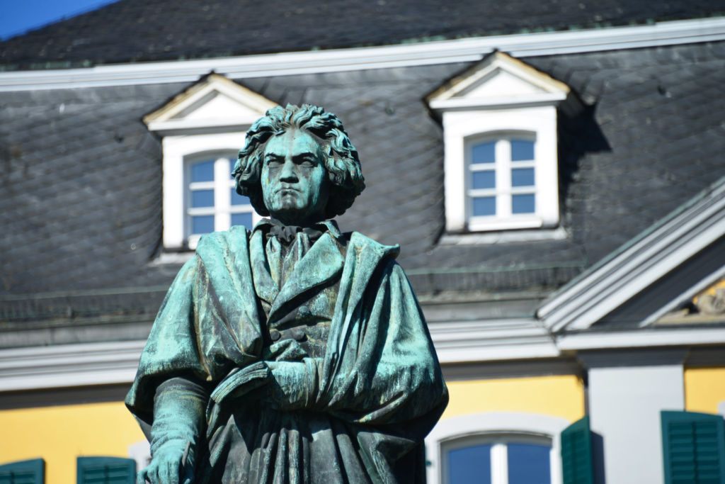Beethoven Statue in Bonn vor dem alten Postamt