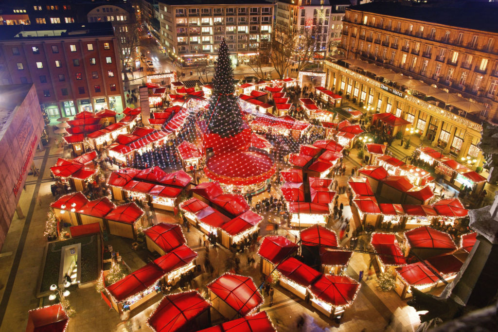 Blick auf den Weihnachtsmarkt in Köln